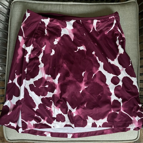 Nike Women’s Dri-Fit UV Victory Golf Skort Small S villain red Skirt w/ shorts - Picture 3 of 16